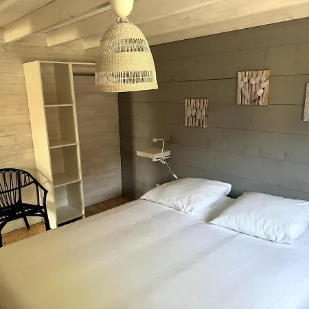 Superbe 5 Places 5 *